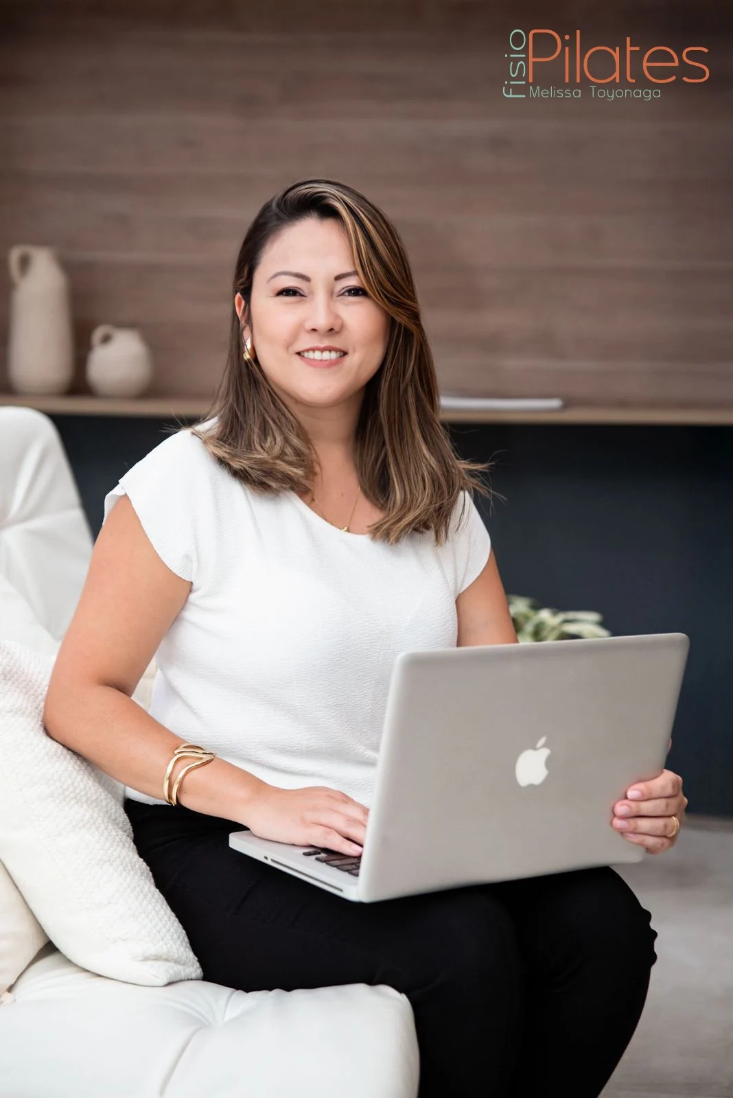Melissa Toyonaga, fisioterapeuta, em seu espaço de atendimento
